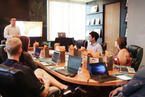Read more about the article How to Align HR Strategy With Business Goals for Growth